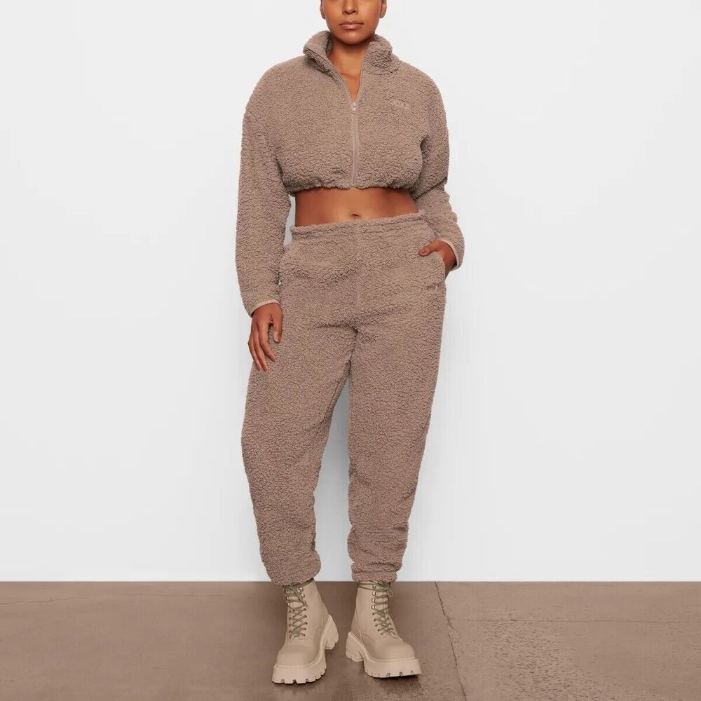 NWT SKIMS Teddy Jogger Lounge Pants Size Small Amethyst Brown High Rise Pull On